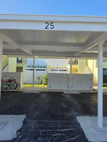 $3,000 | 1 Windrush Boulevard, Unit 25, Indian Rocks Beach, FL 33785