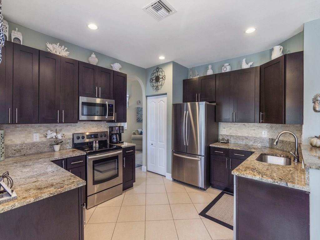 5605 Spanish River Road Fort Pierce, FL 34951 - Photo 6 of 36