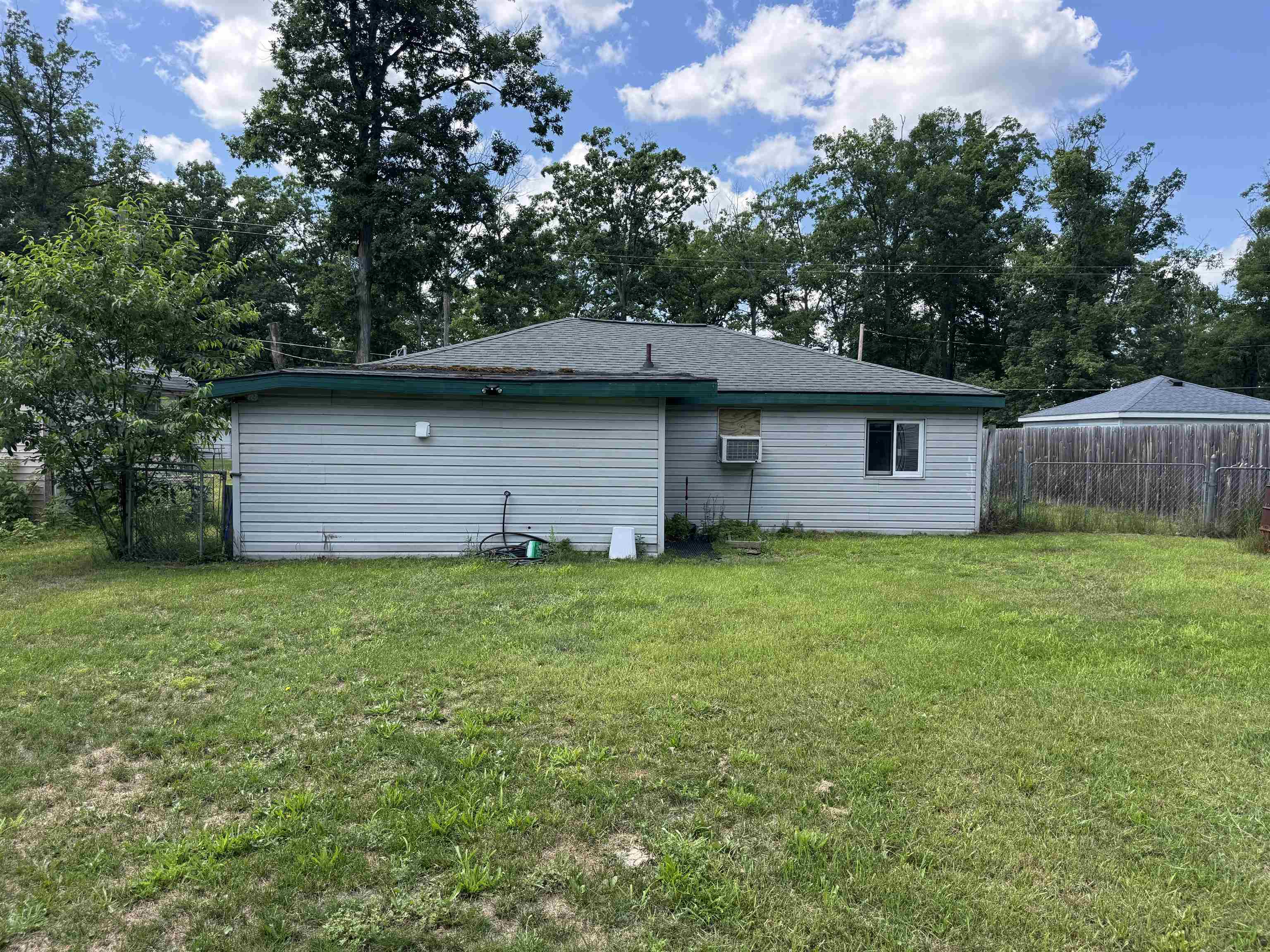 5017 Elizabeth Street Prescott, MI 48756 - Photo 9 of 29 1948023-6baf63a1-71e8-4b7c-b2a7-3889010896c1.JPG
