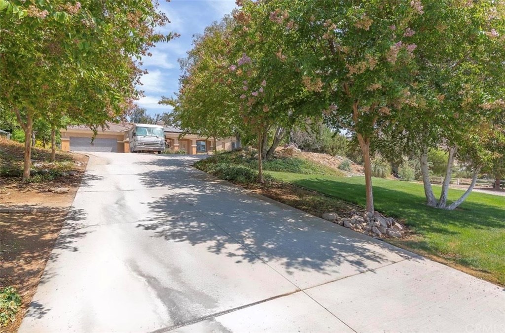 23716 Piedras Road Perris, CA 92570 - Photo 3 of 50