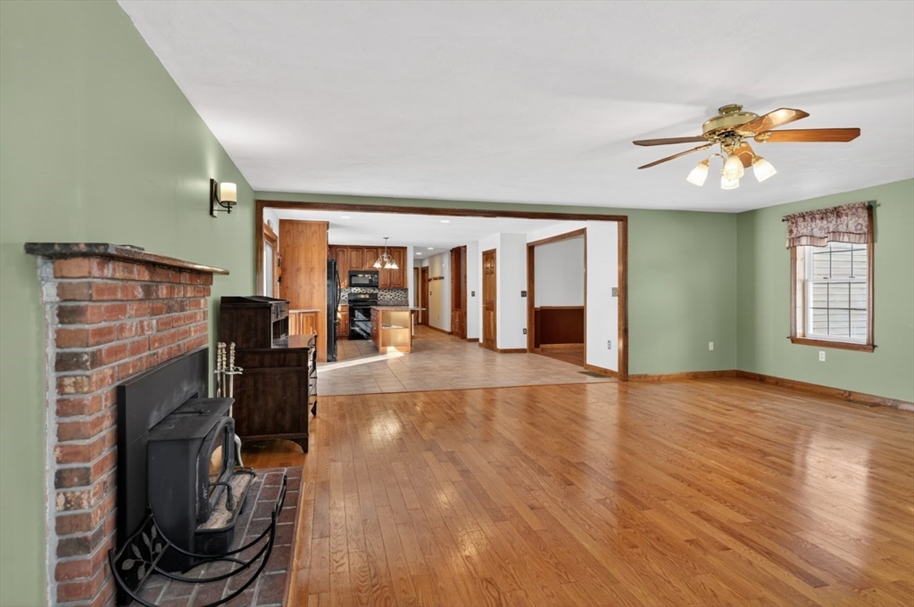 11 Yeoman Road Charlton, MA 01507 - Photo 6 of 35 Gallery Image 6