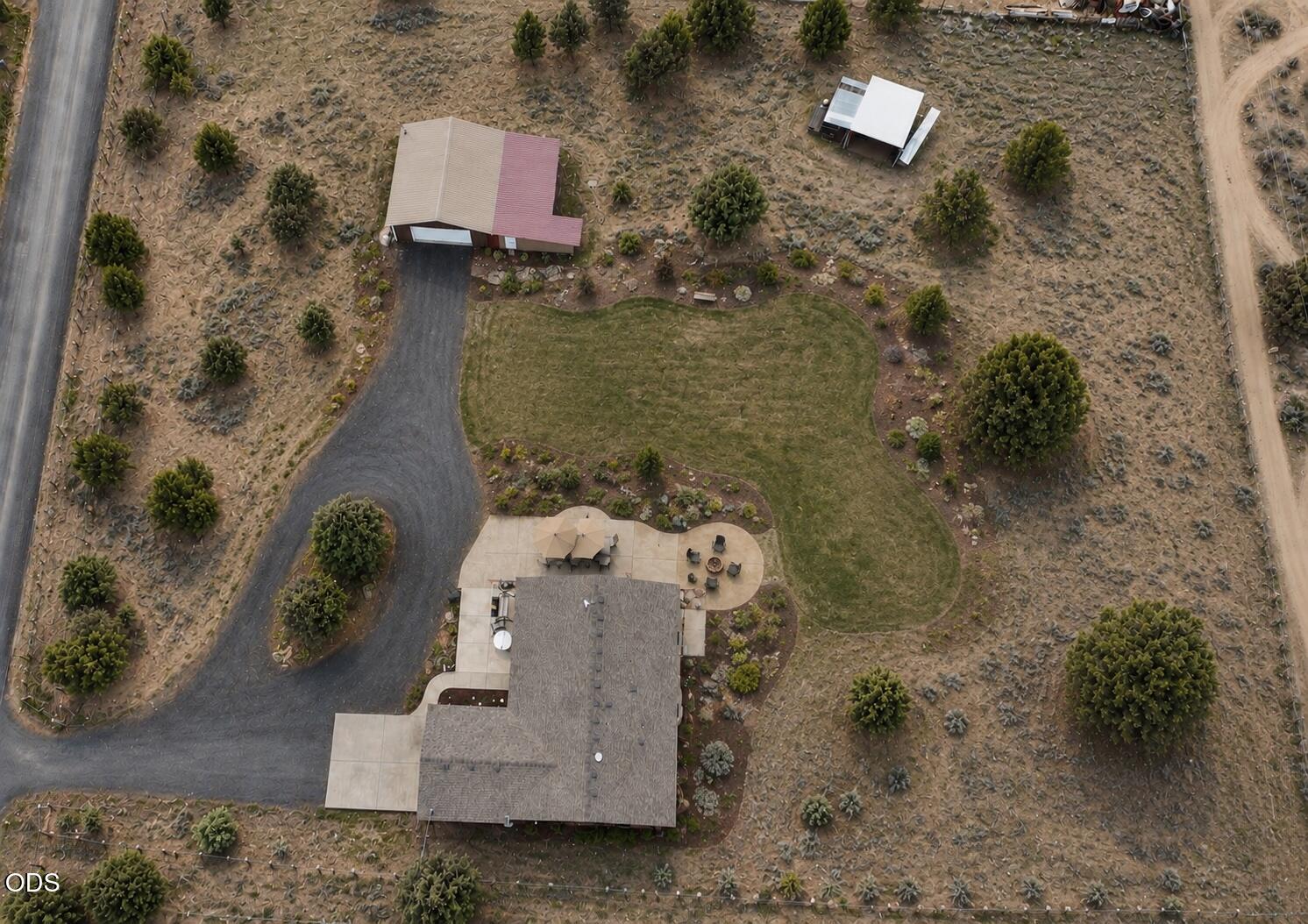 14003 Southeast Shawnee Road Prineville, OR 97754 - Photo 4 of 40