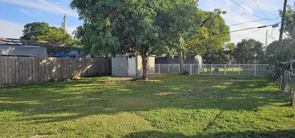 $3,000 | 634 West 35th Street, Hialeah, FL 33012