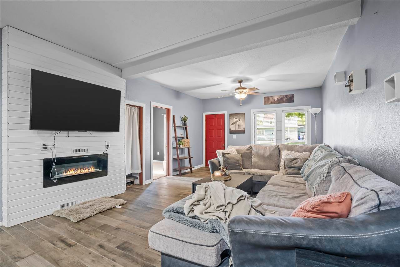 206 Main Street East Shellsburg, IA 52332 - Photo 2 of 7 Gallery Image 2