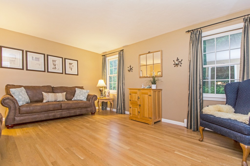 12 Farrar Road Upton, MA 01568 - Photo 3 of 30 Gallery Image 3