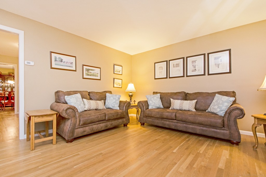 12 Farrar Road Upton, MA 01568 - Photo 4 of 30 Gallery Image 4