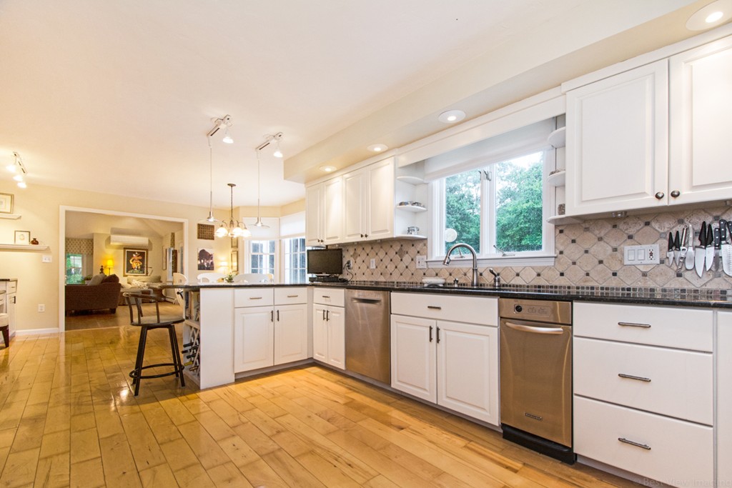 12 Farrar Road Upton, MA 01568 - Photo 8 of 30 Gallery Image 8