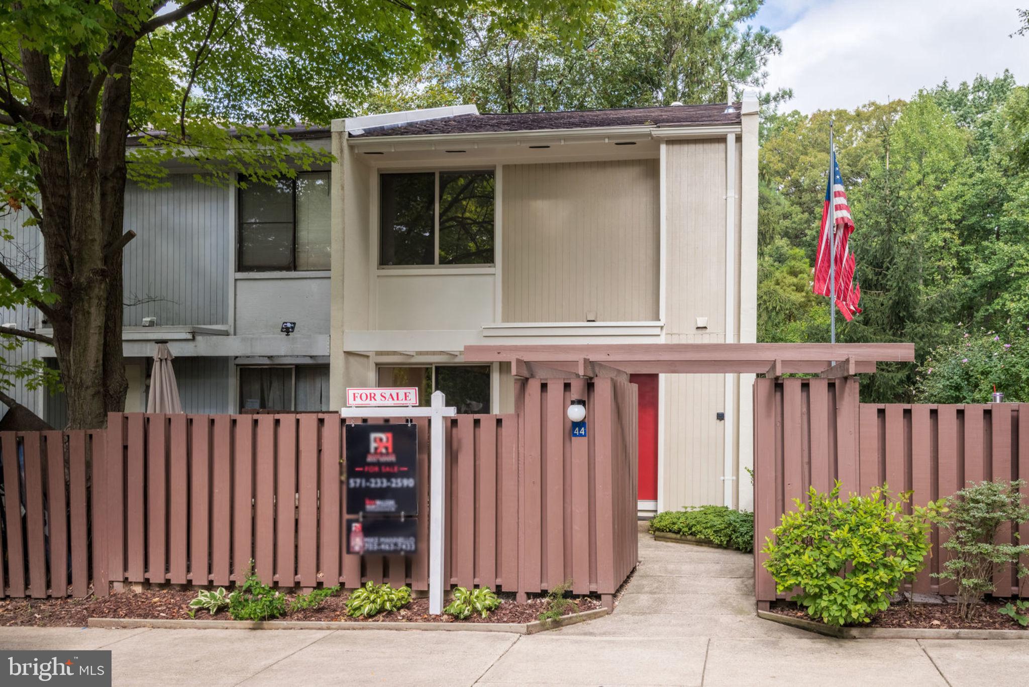 2244 Southgate Square Reston, VA 20191 - Photo 1 of 33 Welcome home!