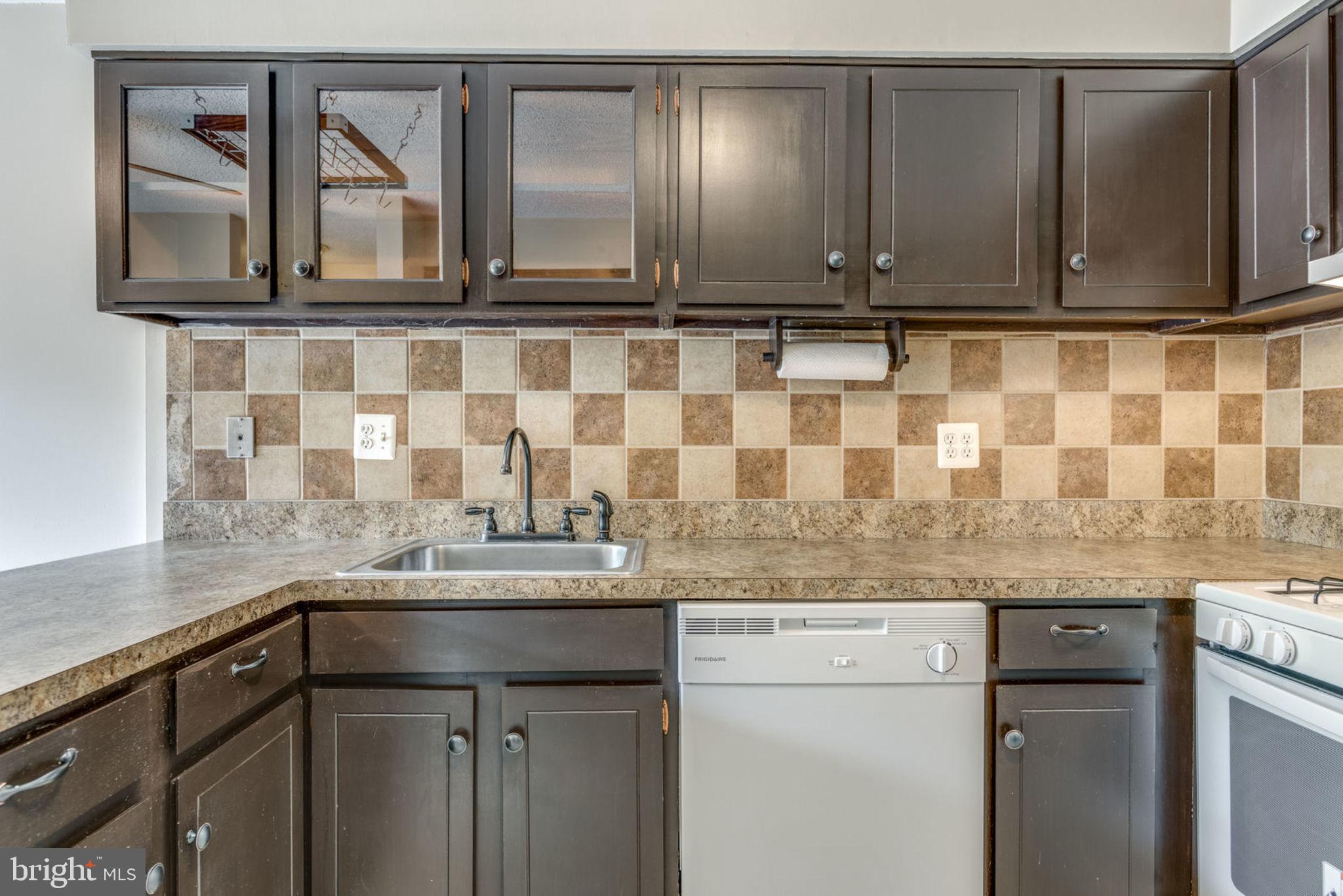 2244 Southgate Square Reston, VA 20191 - Photo 9 of 33 Newly refinished cabinets