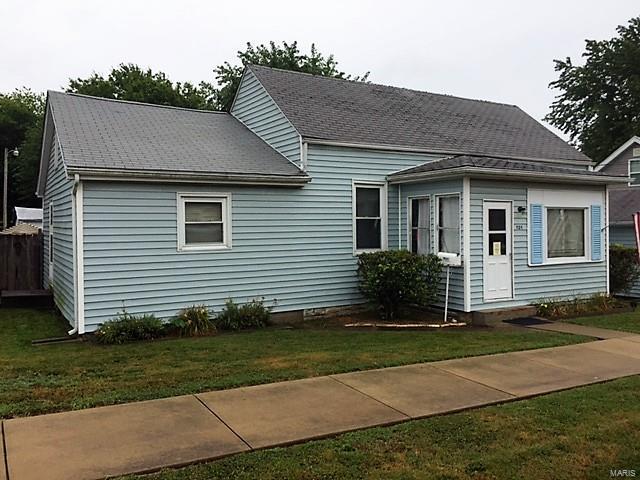 324 South Main Street Waterloo, IL 62298 - Photo 1 of 18 Gallery Image 1
