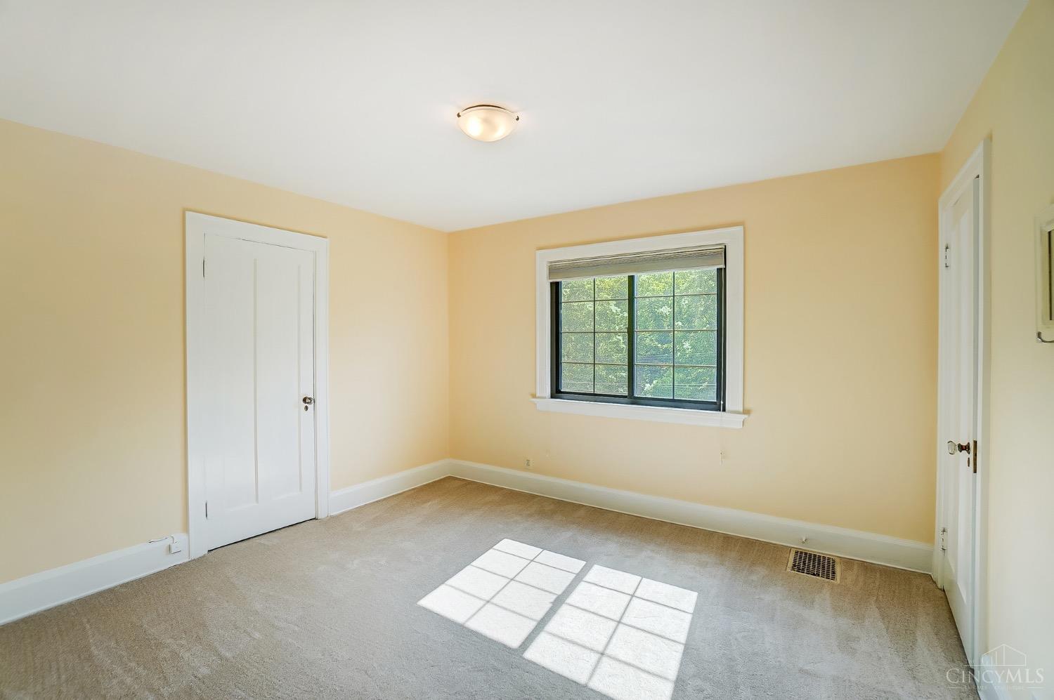 6013 Robison Road Cincinnati, OH 45213 - Photo 29 of 36 Gallery Image 29