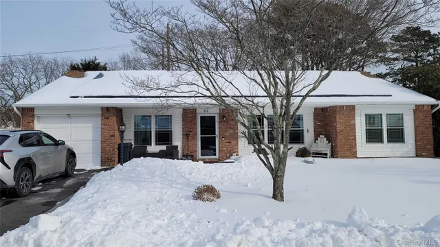 $669,000 | 68 Sequoia Way, Holbrook, NY 11741