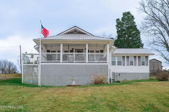 $280,000 | 104 South Church Avenue, Rockwood, TN 37854