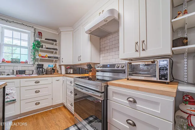 $280,000 | 104 South Church Avenue, Rockwood, TN 37854