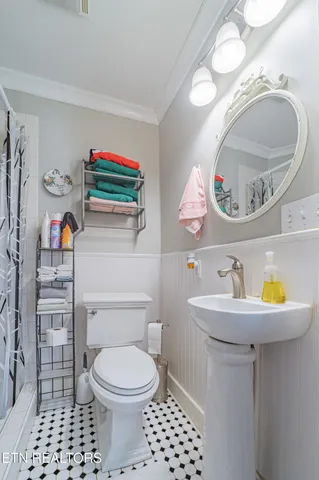 $280,000 | 104 South Church Avenue, Rockwood, TN 37854