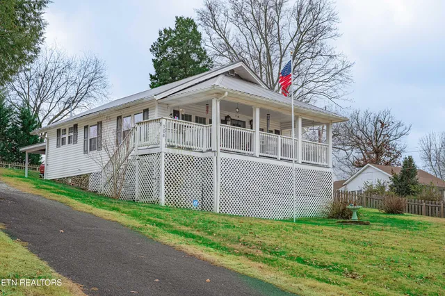$280,000 | 104 South Church Avenue, Rockwood, TN 37854