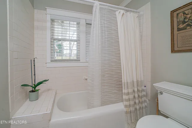 $280,000 | 104 South Church Avenue, Rockwood, TN 37854