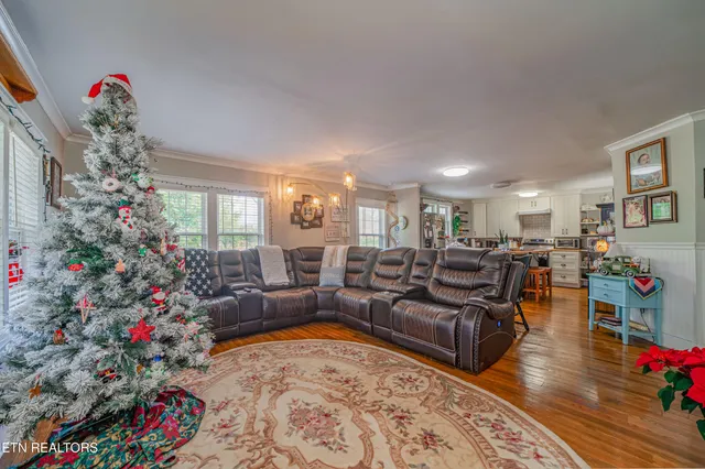 $280,000 | 104 South Church Avenue, Rockwood, TN 37854