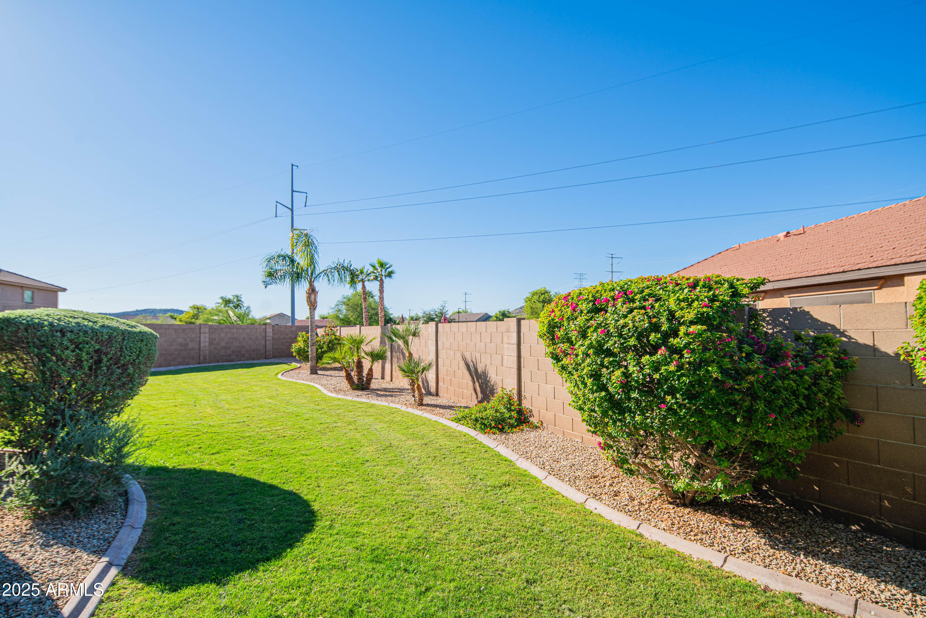 2831 East Jj Ranch Road Phoenix, AZ 85024 - Photo 28 of 32 a view of a outdoor space