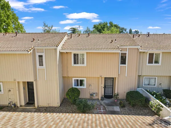 $399,999 | 130 Arcadia Drive, Vacaville, CA 95687