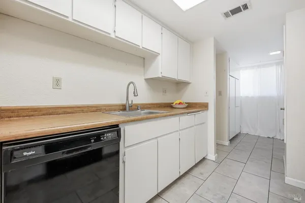 $399,999 | 130 Arcadia Drive, Vacaville, CA 95687