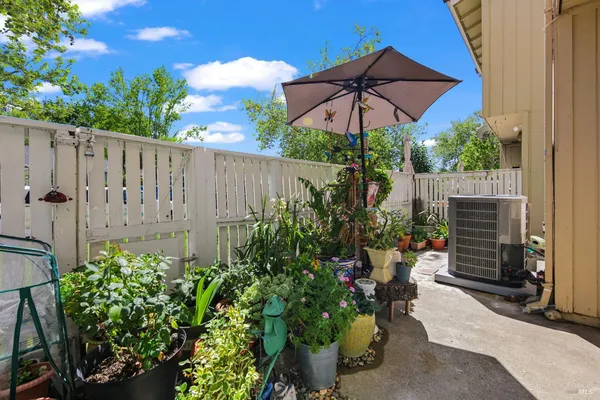 $399,999 | 130 Arcadia Drive, Vacaville, CA 95687
