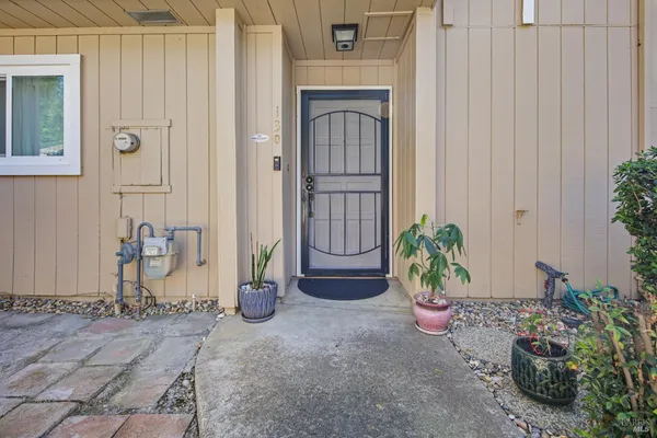 $399,999 | 130 Arcadia Drive, Vacaville, CA 95687