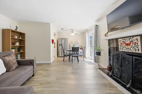 $399,999 | 130 Arcadia Drive, Vacaville, CA 95687