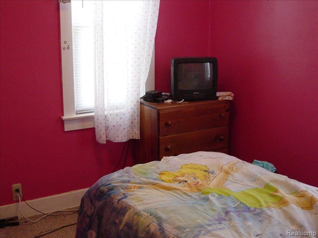 18316 Reed Street Melvindale, MI 48122 - Photo 13 of 20 18316 REED 015