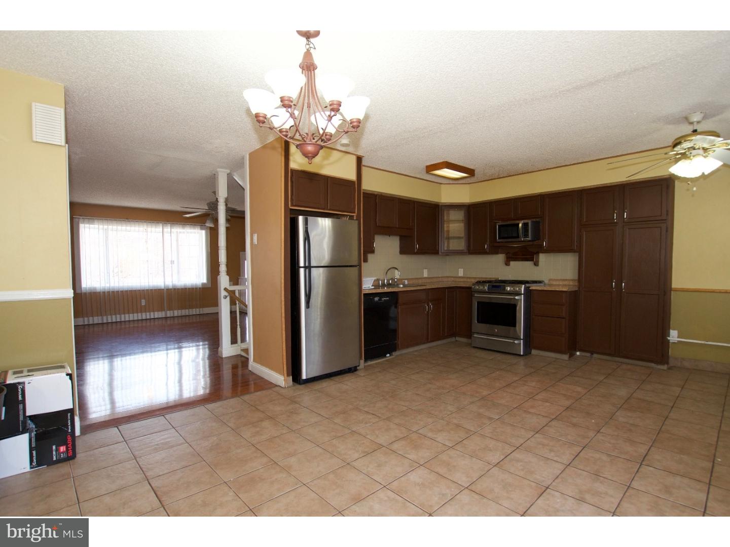 12535 Fedor Road Philadelphia, PA 19154 - Photo 5 of 25
