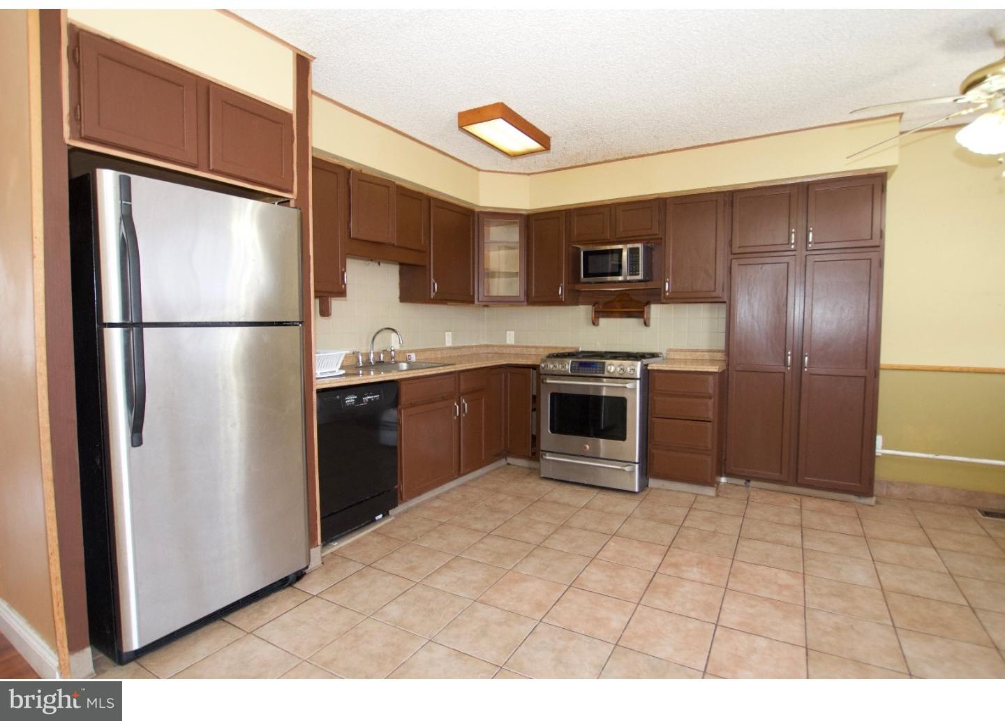 12535 Fedor Road Philadelphia, PA 19154 - Photo 6 of 25