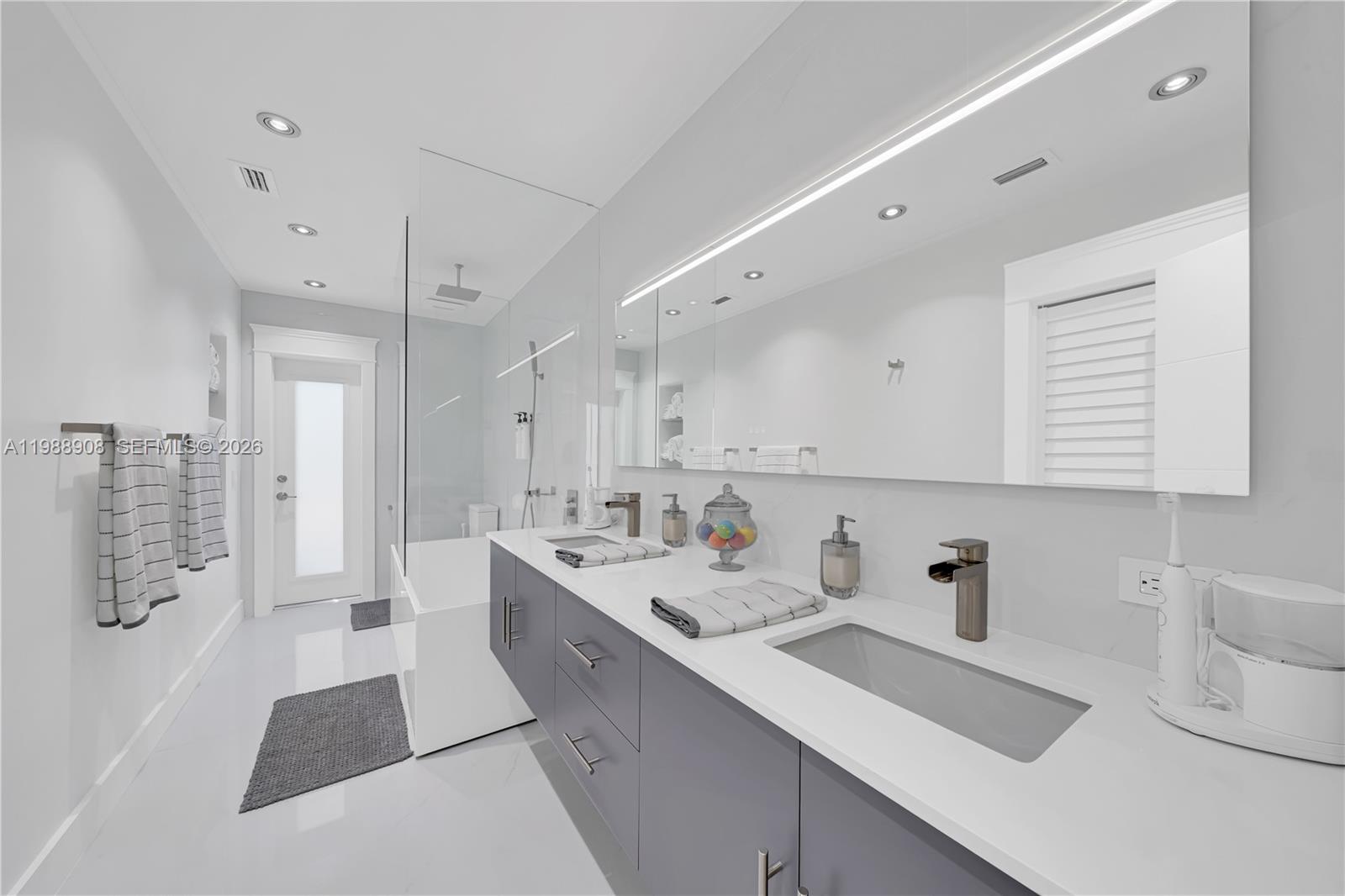 10705 Southwest 128th Terrace Miami, FL 33176 - Photo 35 of 57