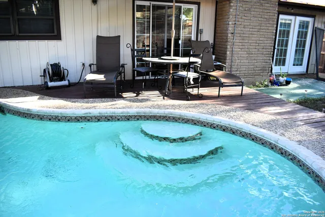 $1,850 | 6819 Heatherbrook, San Antonio, TX 78238