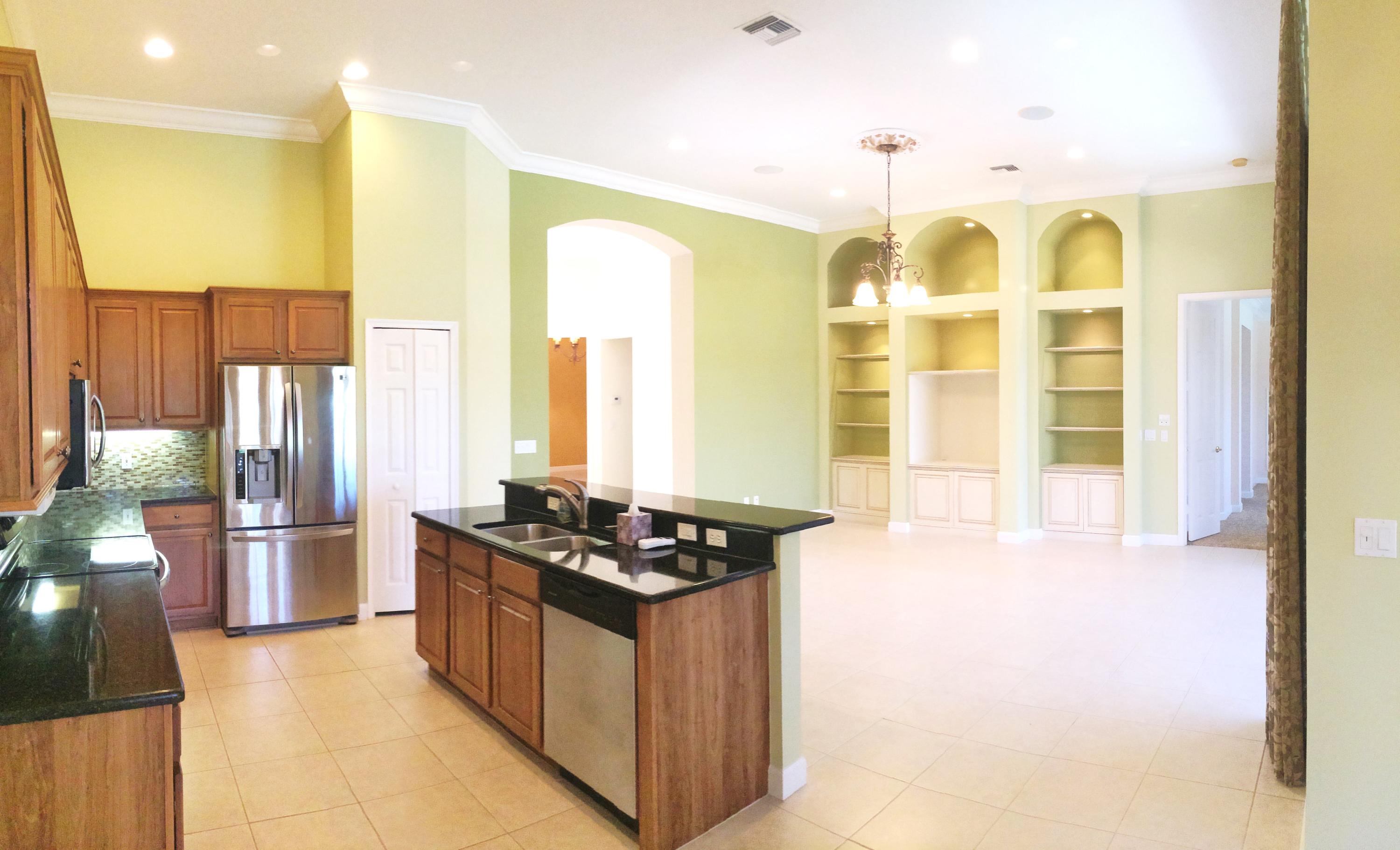 8250 Riviera Way Port St. Lucie, FL 34986 - Photo 2 of 26 Kitchen