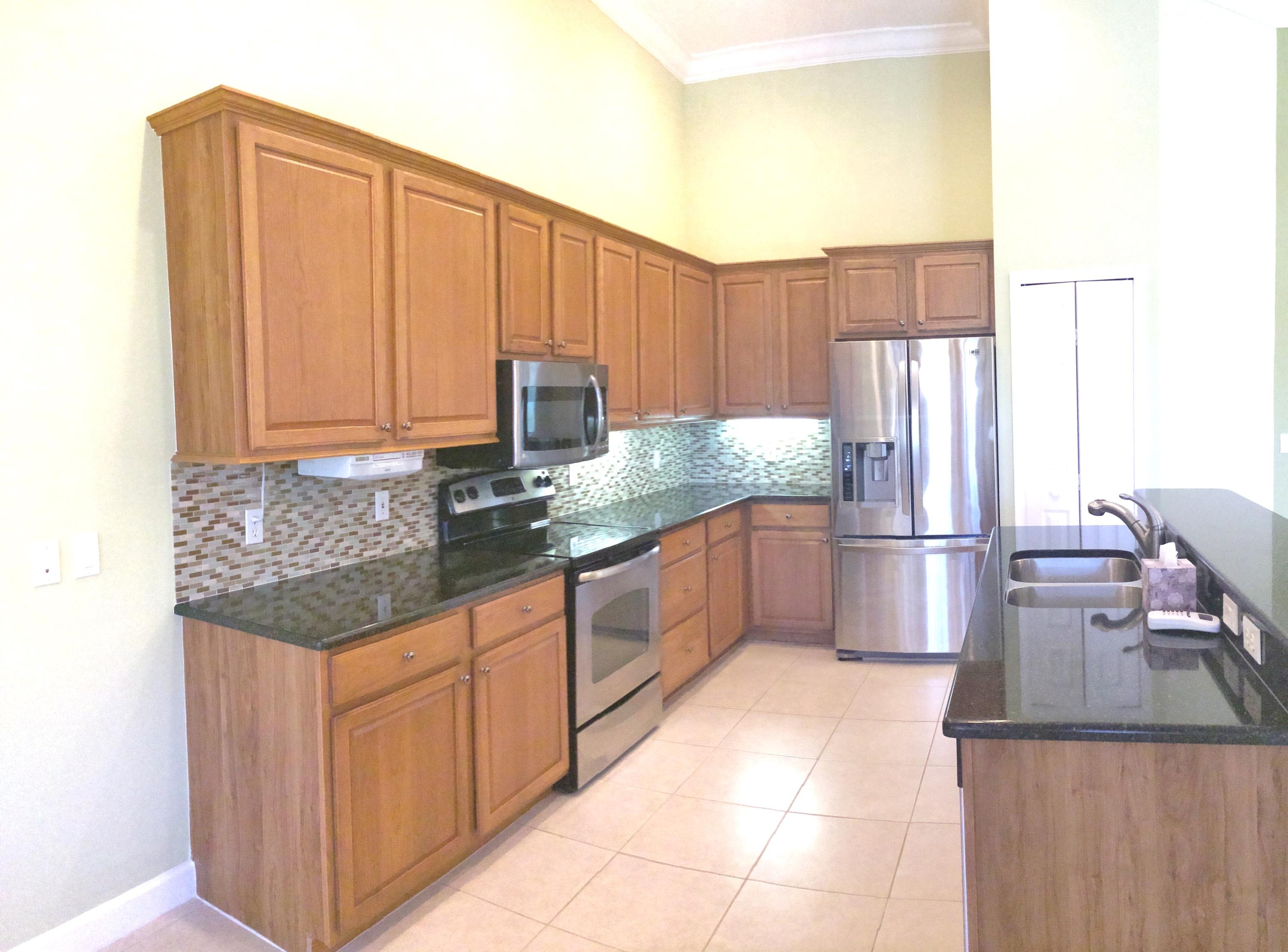 8250 Riviera Way Port St. Lucie, FL 34986 - Photo 3 of 26 Kitchen