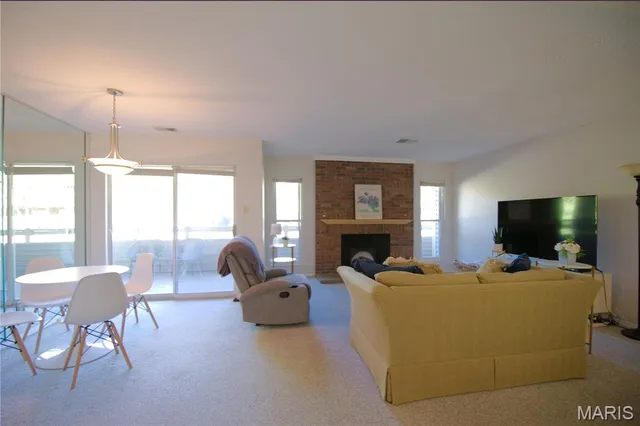 $200,000 | 1033 Wilton Royal Drive, Unit 210, St. Louis, MO 63146