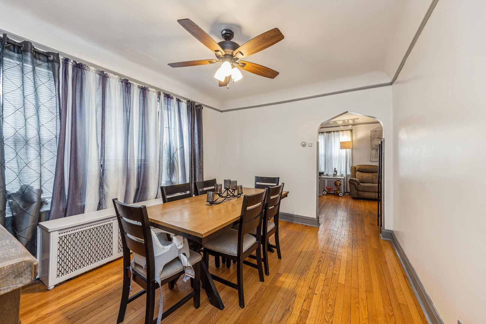 1647 Clinton Avenue Berwyn, IL 60402 - Photo 11 of 60