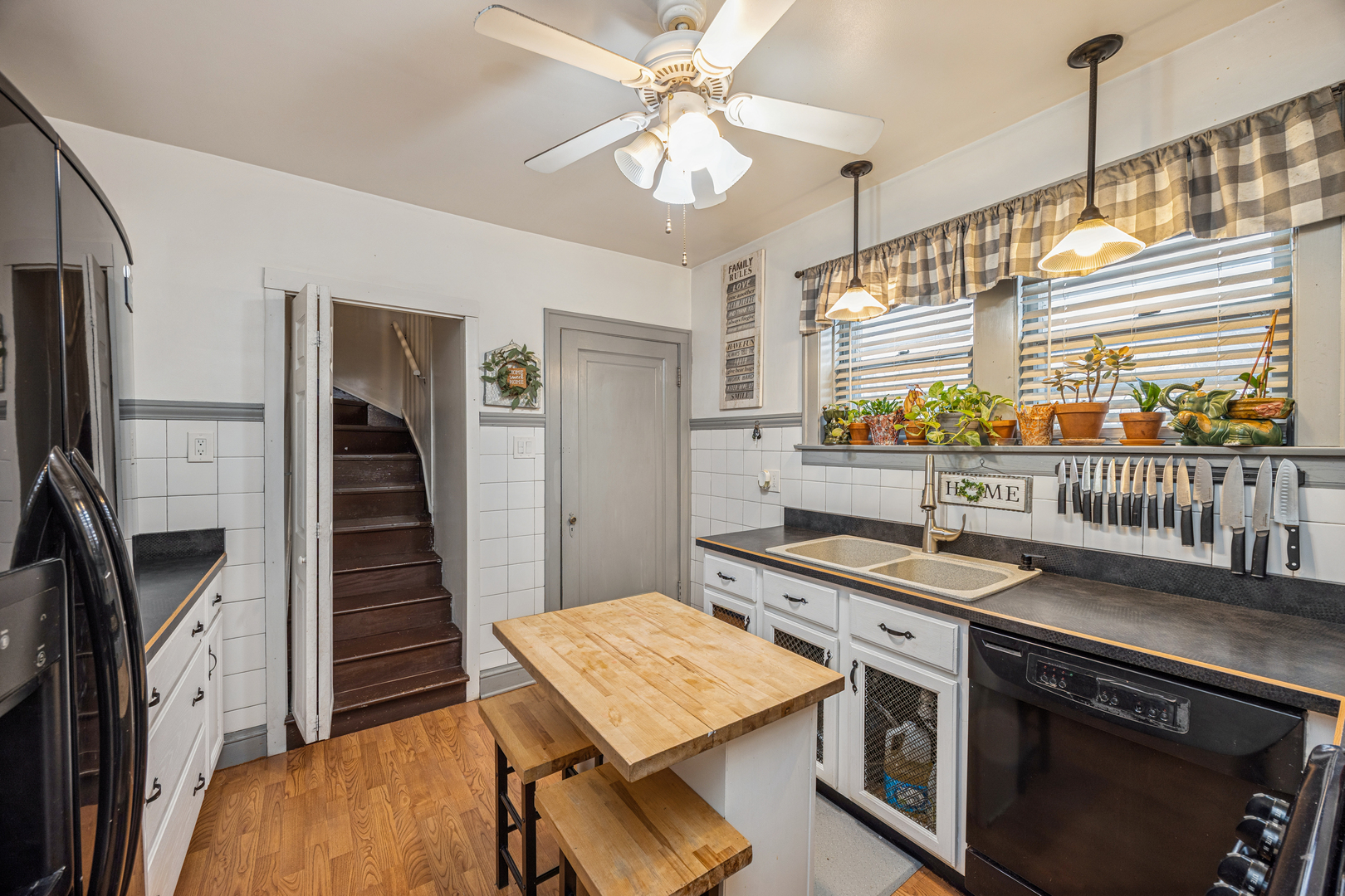 1647 Clinton Avenue Berwyn, IL 60402 - Photo 13 of 60