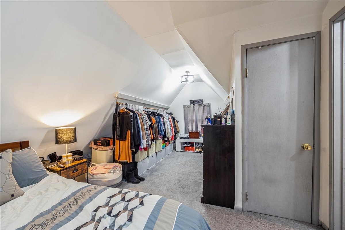 1647 Clinton Avenue Berwyn, IL 60402 - Photo 38 of 60