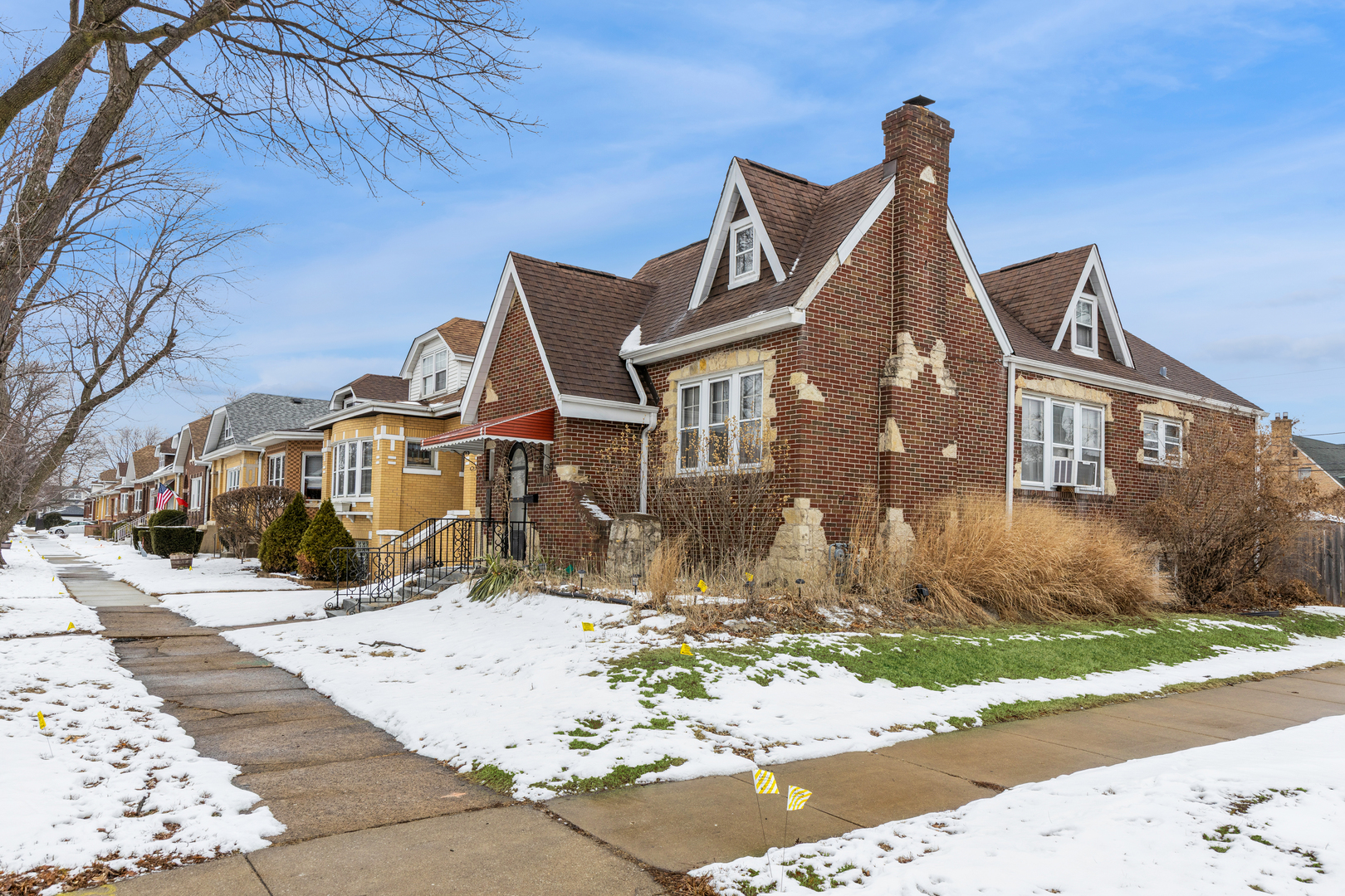 1647 Clinton Avenue Berwyn, IL 60402 - Photo 4 of 60