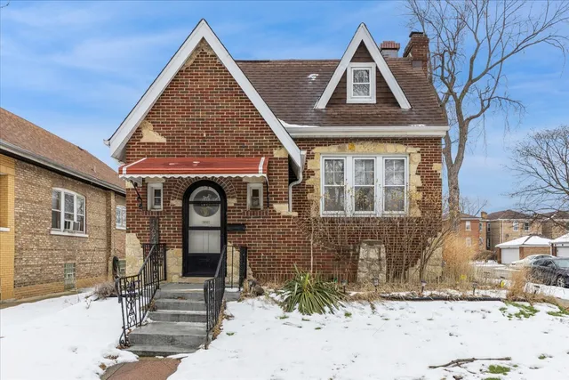 $374,999 | 1647 Clinton Avenue, Berwyn, IL 60402