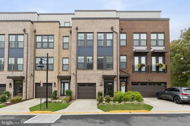 $965,000 | 1641 Bandit Loop, Reston, VA 20190