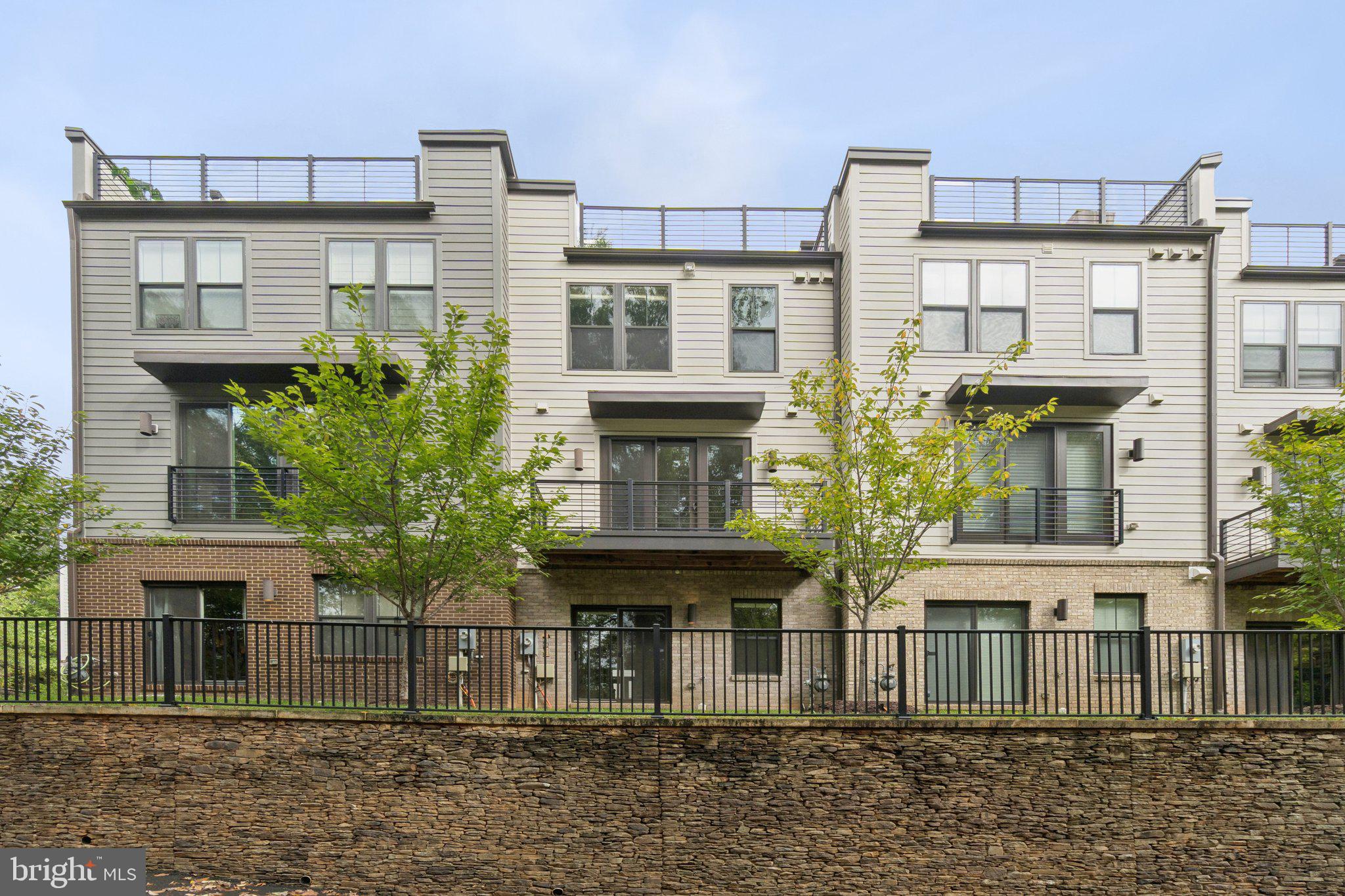 1641 Bandit Loop Reston, VA 20190 - Photo 32 of 48