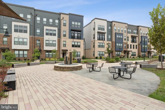 $965,000 | 1641 Bandit Loop, Reston, VA 20190