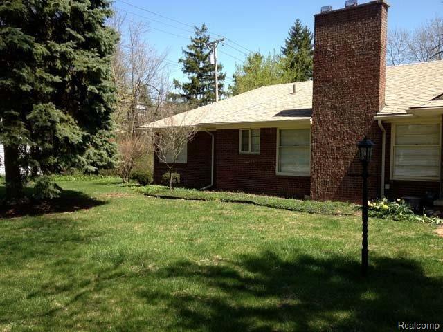 100 Rugby Street Birmingham, MI 48009 - Photo 5 of 22 IMG_2912.jpg