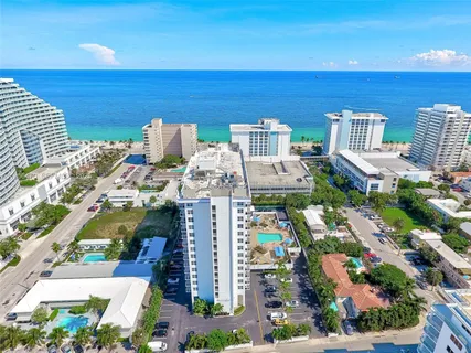 a picture of city view