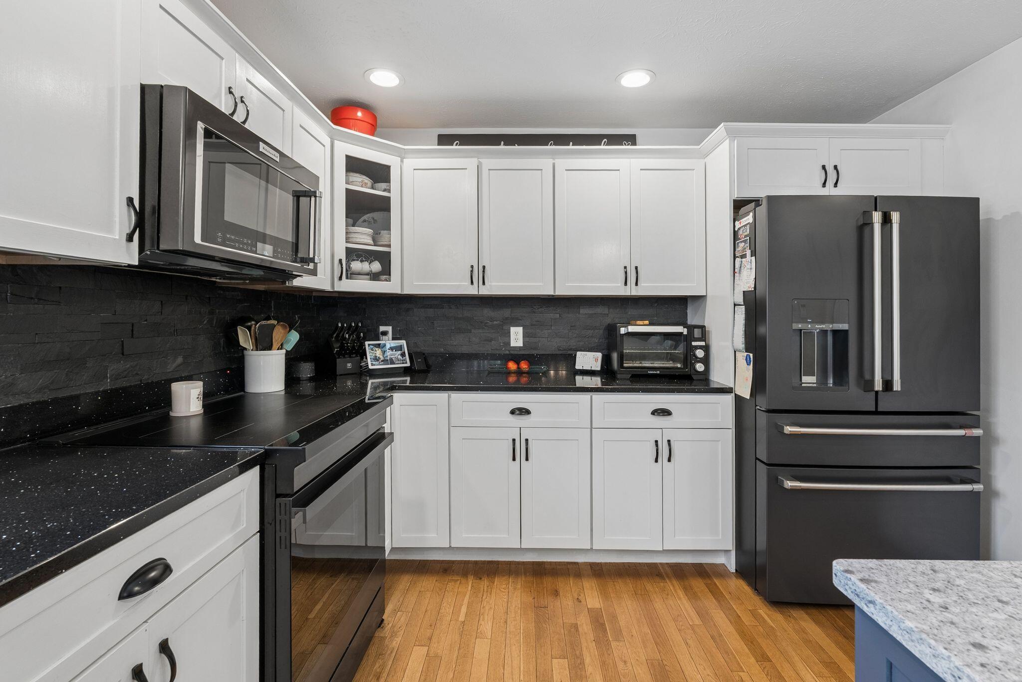 265 Avery Road Waterboro, ME 04087 - Photo 18 of 61 37_DSC08713