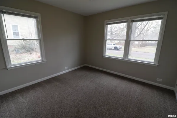 $159,000 | 301 East Melbourne Avenue, Peoria, IL 61603