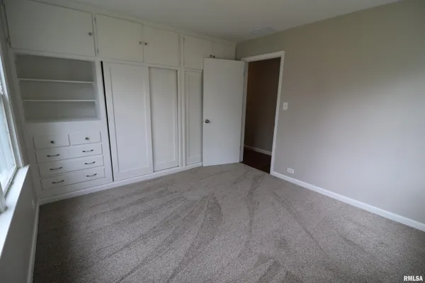 $159,000 | 301 East Melbourne Avenue, Peoria, IL 61603