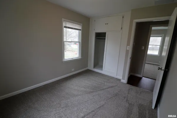 $159,000 | 301 East Melbourne Avenue, Peoria, IL 61603